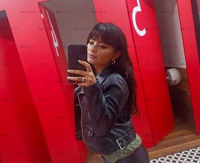 FOTOS DE ME LLAMO LUNA TENGO 23 AÑOS CABELLO OSCURO MORENA CLARA