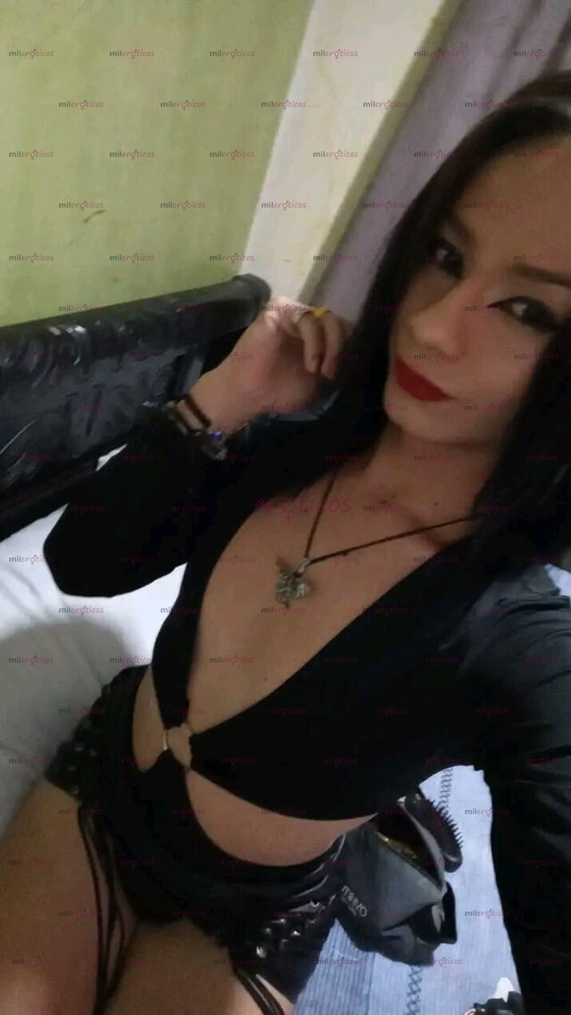 FOTOS DE CHICA TRANS DE OJOS NEGROS ADICTA AL SEXO COCHINO