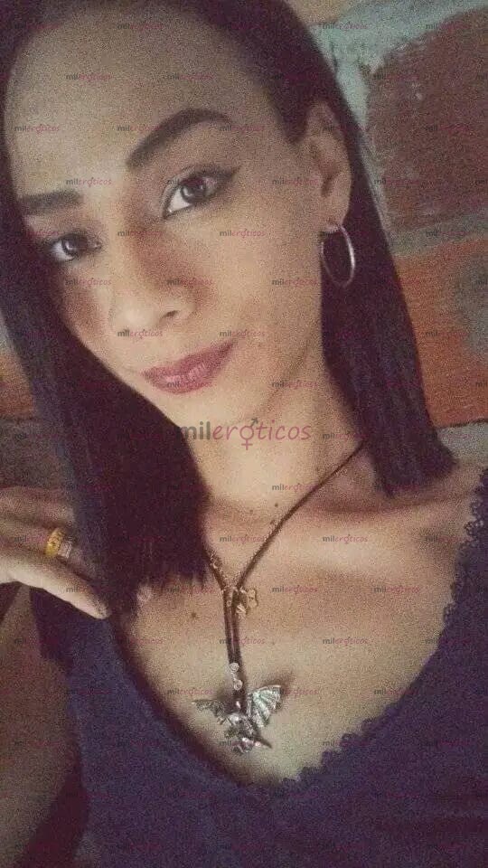 FOTOS DE CHICA TRANS DE OJOS NEGROS ADICTA AL SEXO COCHINO