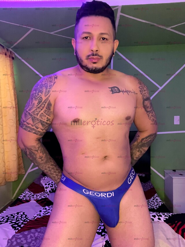 FOTOS DE SERVICIO PLACENTERO. MASCULINO SERIO Y COMPLACIENTE