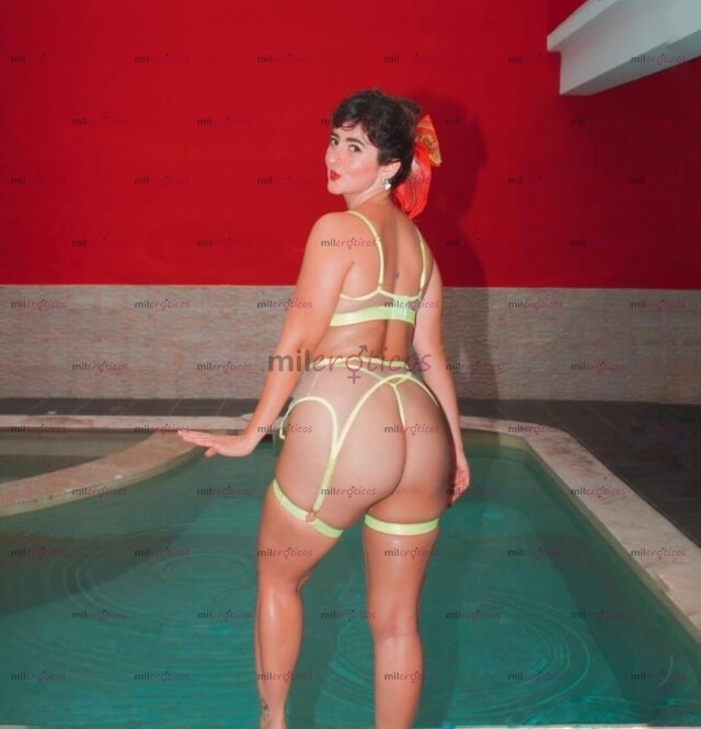 FOTOS DE PUTITA COLOMBIANA CON MANOS DE SEDA, LISTA PARA PORTARSE MAL
