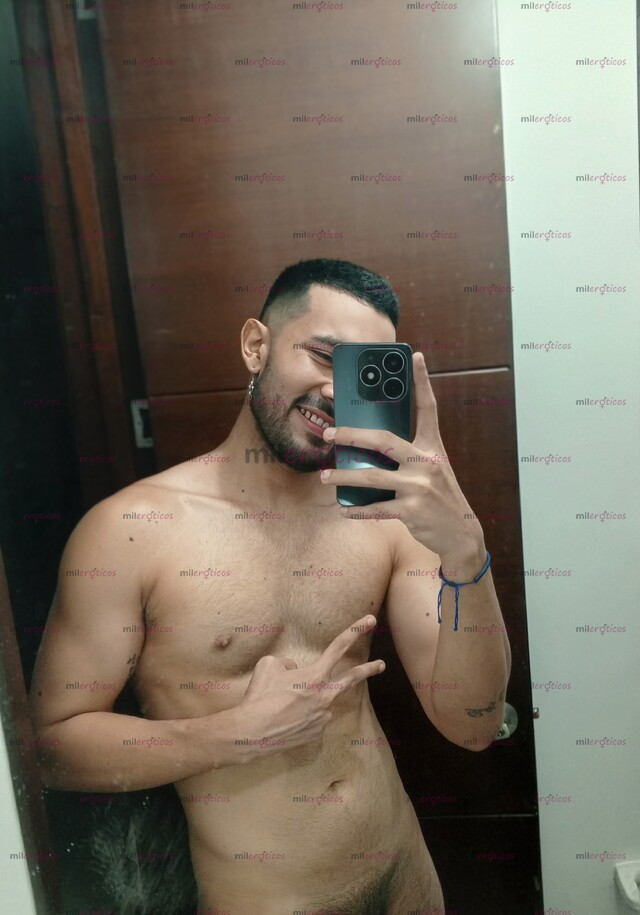 FOTOS DE NUEVO, CHICO SIMPÁTICO, ESBELTO VELLUDO COMPLACIENTE