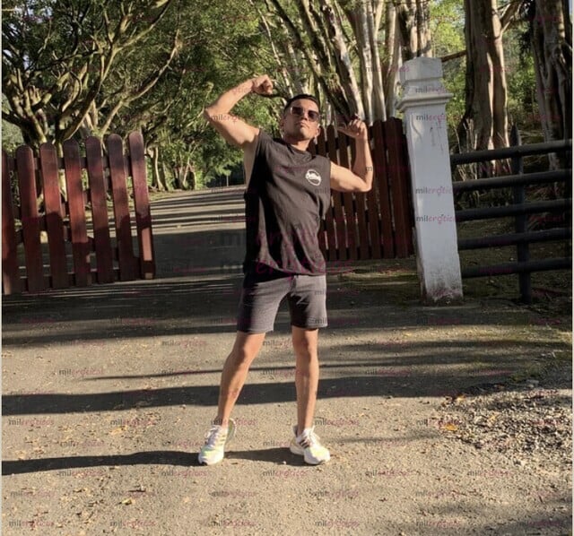 FOTOS DE HOLA SOY JACOB COSTEÑO EN MEDALLO QUIERES UN MASAJE