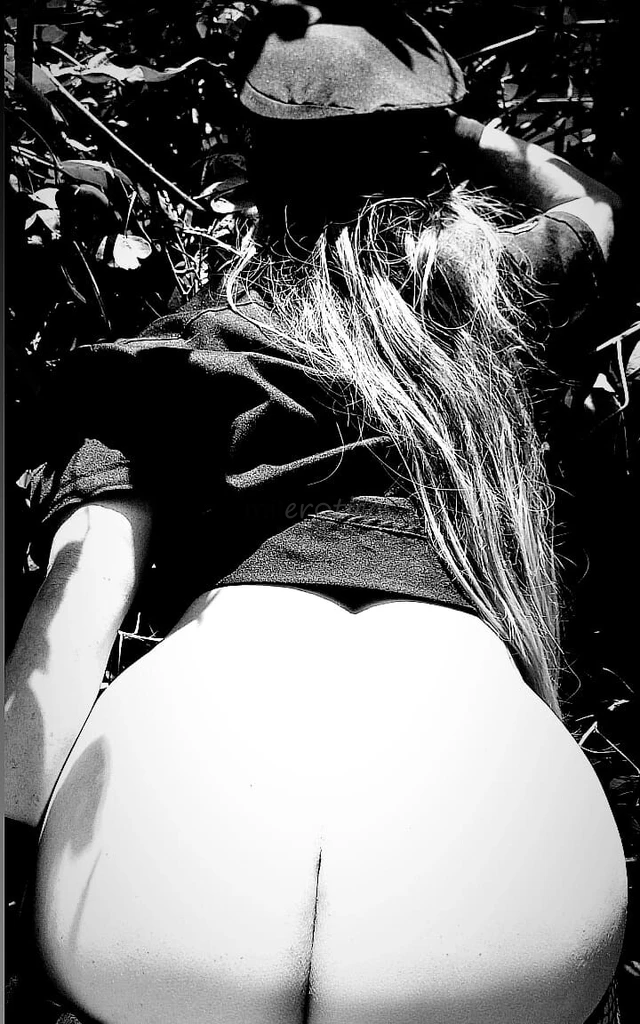 Ola meus fetichistas de plantao sejam bem vindos sou antonela sua acompanhante virtual transmissao via whatssap nao faco programa tenho varios brinque...