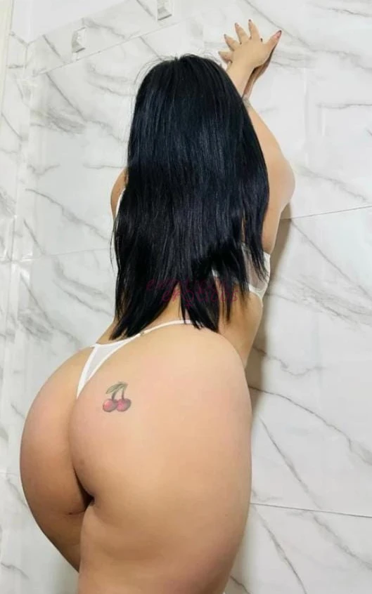 Hola mis amores soy carla una rica y caliente jovencita de 22 anitos te ofrezco el mejor servicio para caballeros de buen gusto y deseosos de placer s...