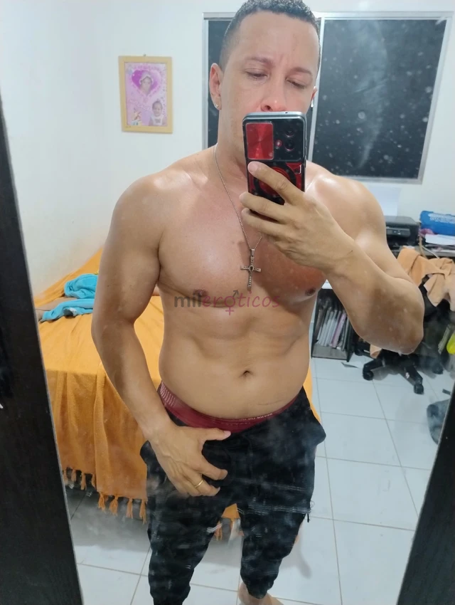 Min chamo pedro um jovem de 34 anos corpo atletico malhado danco faco performance gogoboy versatil os meus servicos mim dedico o maximo para que pese...