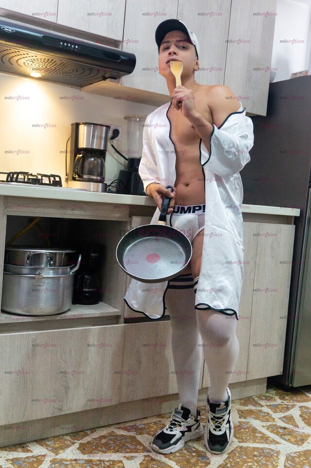 FOTOS DE JOVEN RESERVADO Y COMPLACIENTE VEN A DISFRUTAR