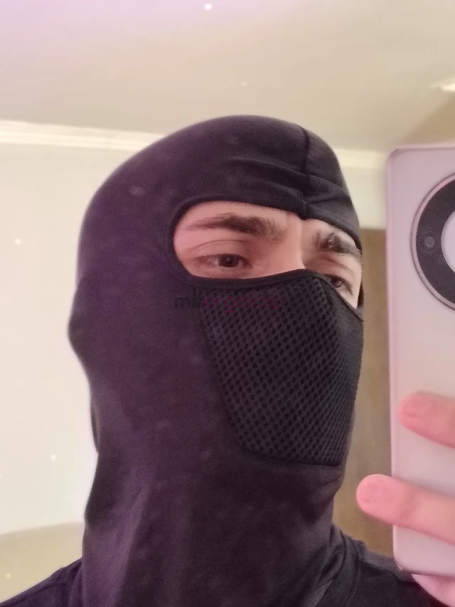 Chico varonil 25 anos chileno act con lugar 24 horasdiscreto simpatico morbos y fiestero cuanto con disponibilidad y buena ubicacion a pasos del metro...