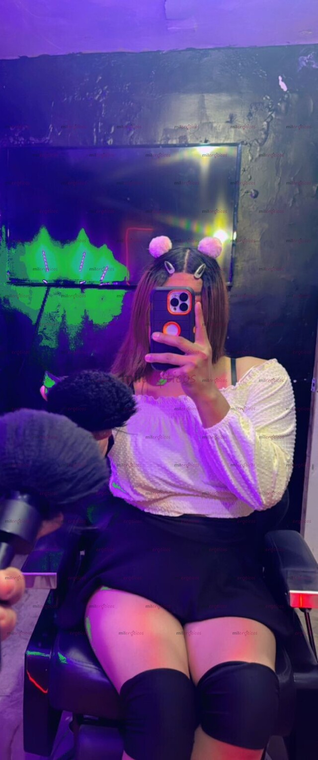 FOTOS DE CHICA TRANS BARBERIA CORTE DE PELO BARBA CEJA FACIALES