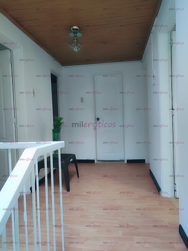 FOTOS DE SE SOLICITA CHICA MASAJIS, SCHORT DESCOMPLICADA .......