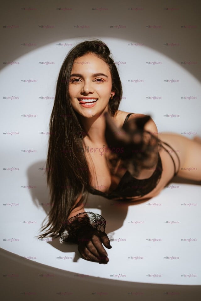 FOTOS DE LUCIA SOY UNA HERMOSA COLOMBIANA MUY CACHONDA ESPERANDO POR TI