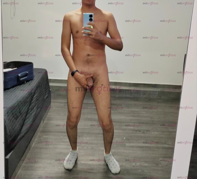 FOTOS DE TWINK EN ACCIÓN, CARIÑOSO, ATENTO, CABALLEROSO, ROMÁNTICO Y CALIENTE