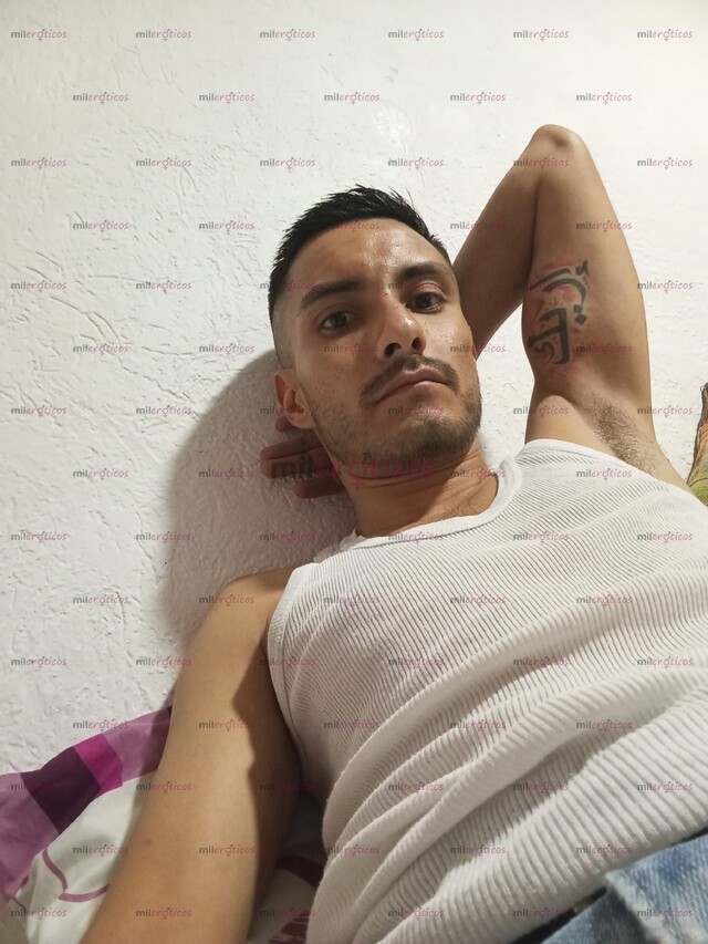 FOTOS DE SOY UN CABALLERO CON CLASE, SOY RESPETUOSO Y MUY ASEADO PRUEBA ESTE POLLITO. MMM