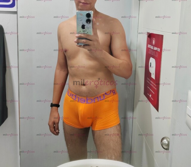 FOTOS DE TWINK EN ACCIÓN, CARIÑOSO, ATENTO, CABALLEROSO, ROMÁNTICO Y CALIENTE