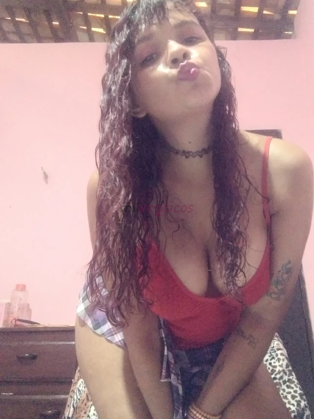 Ola chamadas hot apartir de 5 reais sou uma belezinha muito quente de seios perfeitos e carinha de e uma bundona espero que possamos ser bons amigos e...