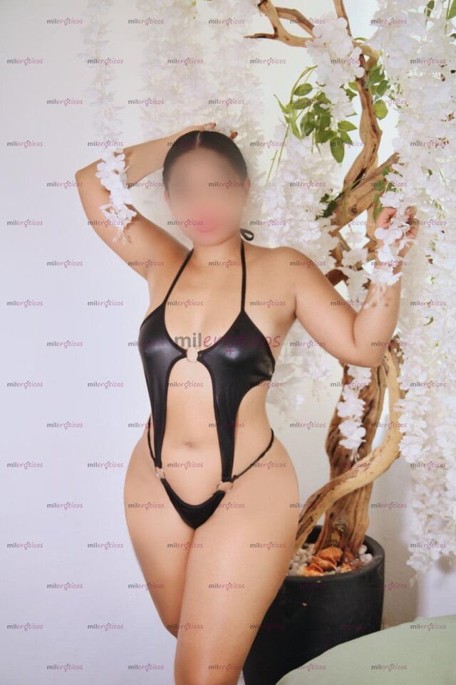 FOTOS DE SOY NICOLE Y ESTOY A TUS APRECIABLES ORDENES