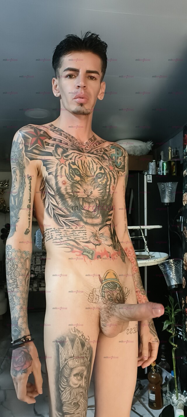 FOTOS DE FLACO ACTIVO TATUADO FETICHERO VERGON MORBOSO