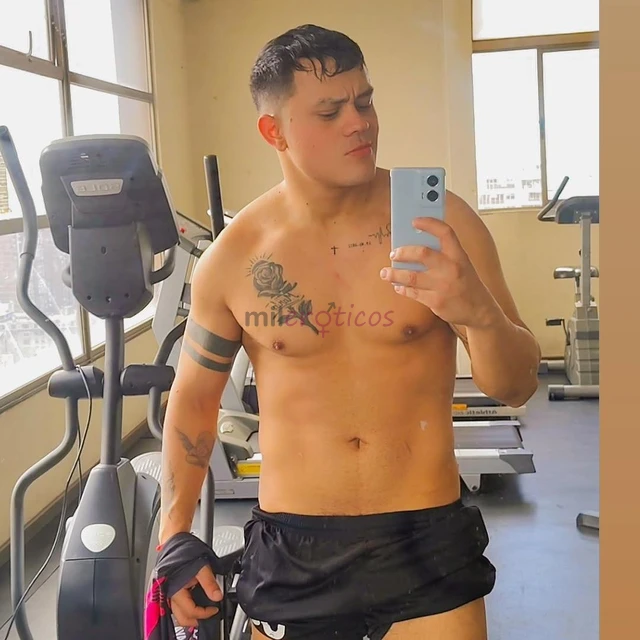 Joven futbolista morboso y varonil discretos por tu ciudad para complacerte y pasar un rico momento cuento con lugar discreto y tambien realizo domici...