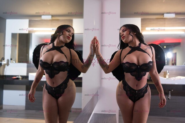 FOTOS DE HERMOSA CHICA CON CULO ENORME. GRANDES TETAS Y MUY COMPLACIENTE