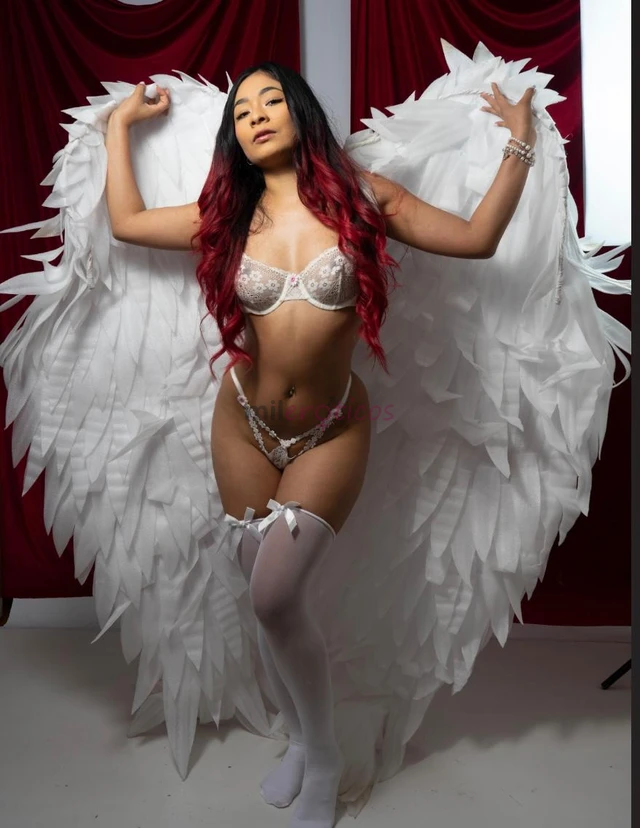 Hola soy danna si quieres desconectar totalmente de la rutina diaria solo tienes que venir a verme y veras lo complacido que quedaras mis caricias te...