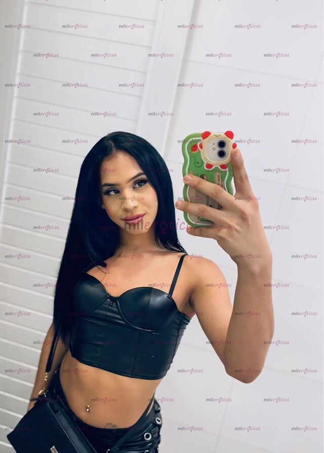 FOTOS DE BELLEZA TRANS POR POCOS DÍAS GANOSA DE MUCHA LECHE