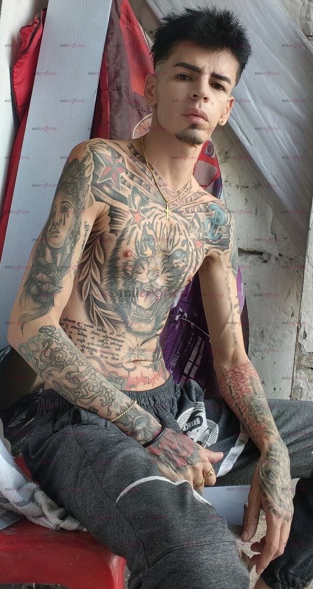 FOTOS DE TATUADO BLANCO FLACO SERIO RESERVADO LECHERO