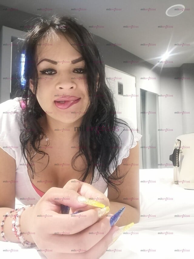 FOTOS DE CHIKA TRANS SEXI CALIENTE CON GANAS DE MAMAR O CHUPAR PENE DISPONIBLE