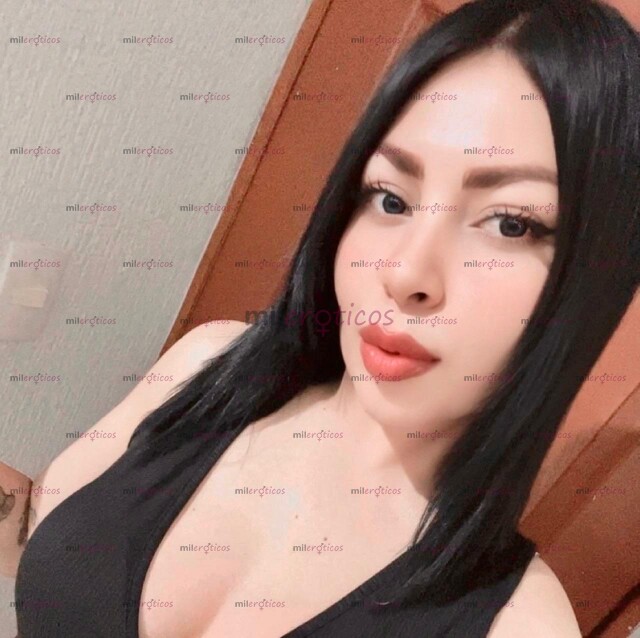 FOTOS DE MI VAGINA ESTA HUMEDA Y ESTRECHITA LISTA PARA TI DISFRUTALA MIENTRAS TE LA CHUPO