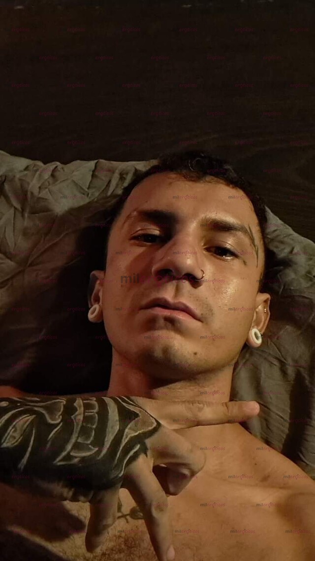 FOTOS DE HETERO CURIOSO , DISPUESTO A COMPLACER TUS MAYORES FETICHES