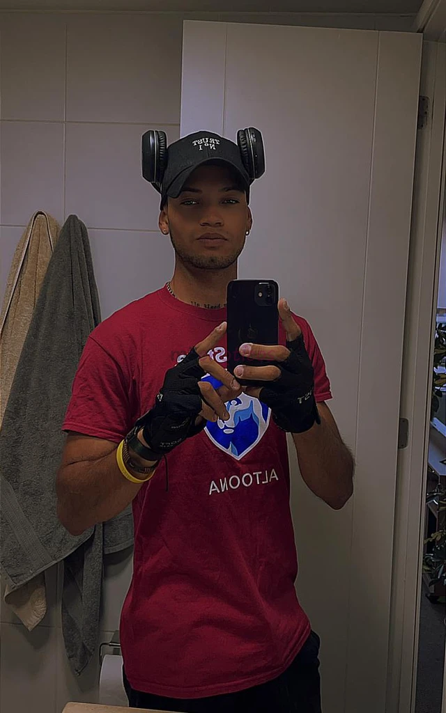 Transferencia de cualquier banco a si como pago con22 cetimetro full doctado grueso dispuesto a complacer tu trasero y bocaatento educado letrado y pu...