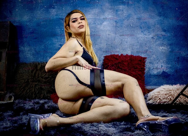 FOTOS DE JOSELYN LA MÁS BELLA EL MEJOR TRATO LO TENDRÁS CONMIGO SOY FUEGO Y PASION