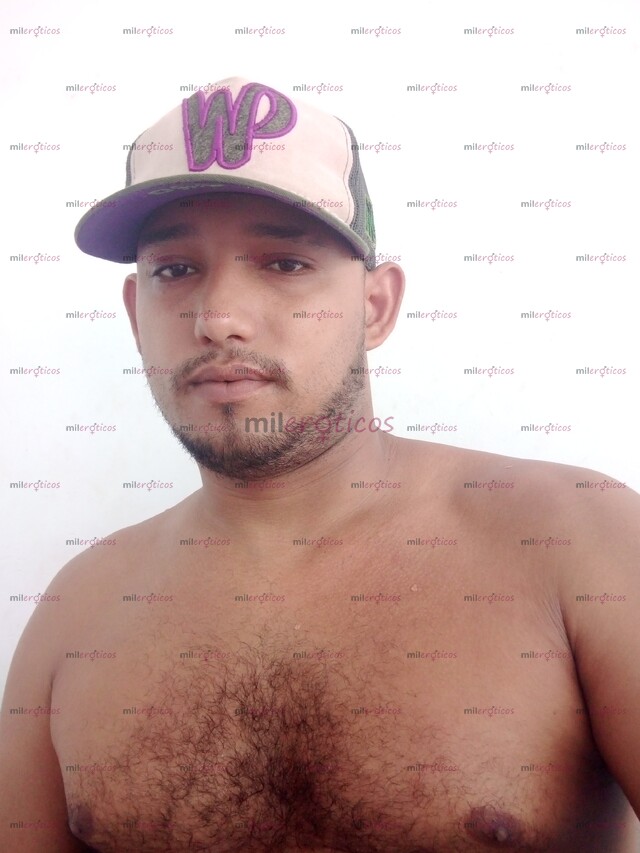 FOTOS DE EL MORENO CALIENTE CON GANAS DE FOLLAR Y PASARLA BIEN Y COJER RICO CONTAXTA