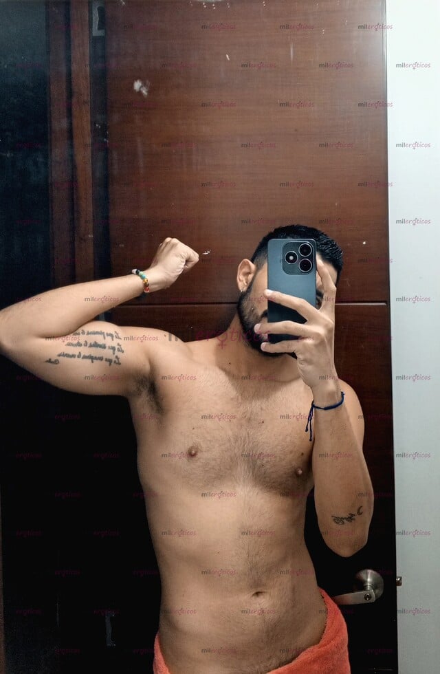 FOTOS DE JOVEN CALEÑO, ESBELTO ,VELLUDO Y MUY VARONIL.