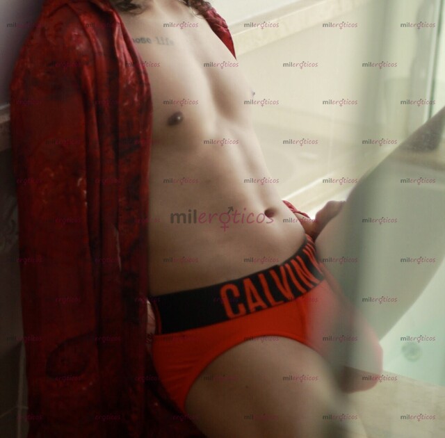 FOTOS DE BISEXUAL STUD 9 IN TOOL VERSATILE SLIM AND ATHLETIC