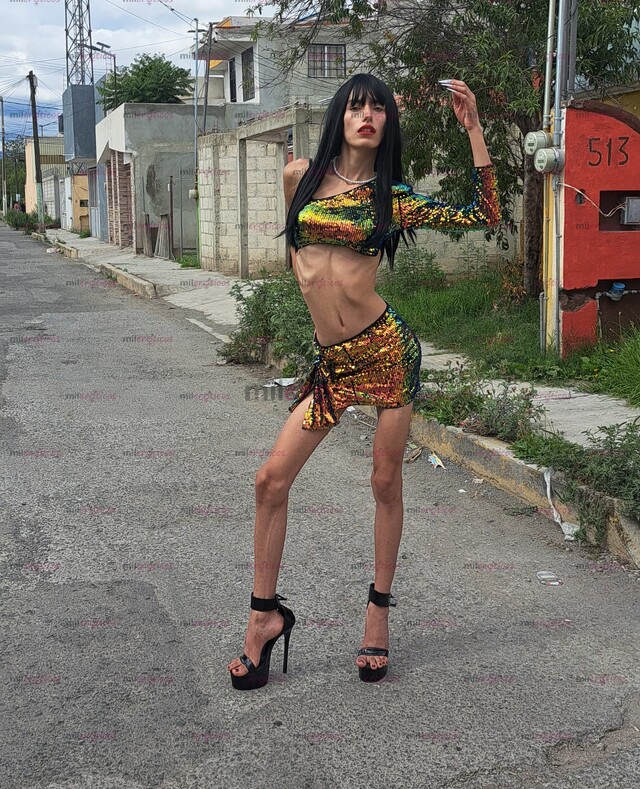 FOTOS DE SOY UNA NIÑA DE 20 AÑOS DE EDAD. SOY CHICA TRANSEXUAL. SIEMPRE USO VESTIDOS.