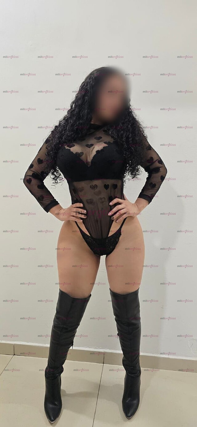 FOTOS DE SEXY CHINITA BIEN TUNEADITA LISTA PARA SATISFACER TUS FANTASIAS