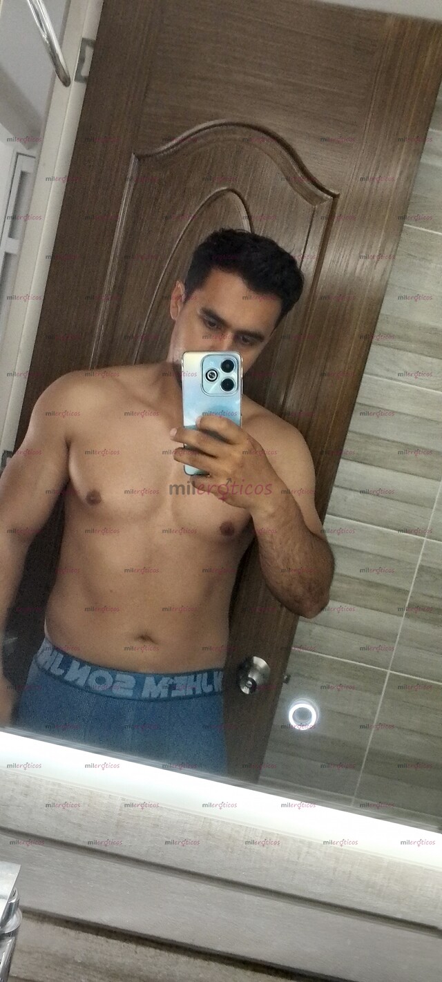 FOTOS DE HOMBRE SEXY, APASIONADO Y LISTO PARA COMPLACERTE