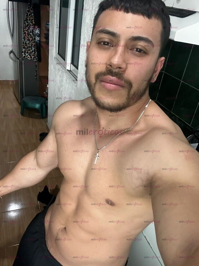 FOTOS DE GUAPO, VERSÁTIL, BUEN CUERPO Y DE MUY BUEN VER