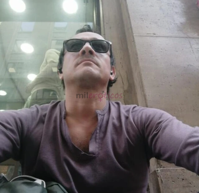 45 anos carlos discreto y educado acompanado a damas maduras en sus fantasias mas ocultas llenas de placer besare tu cuerpo pies mientras te follo muy...