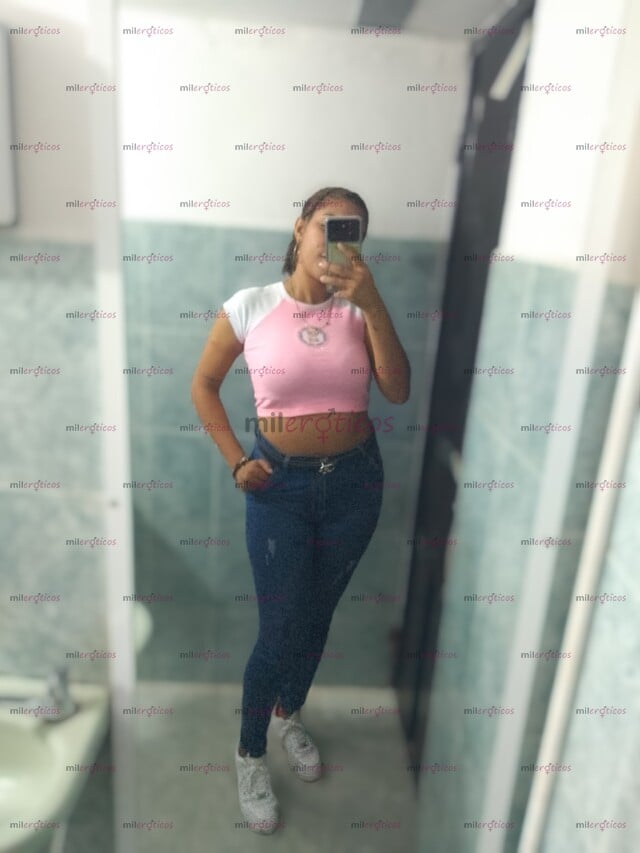 FOTOS DE HOLA MI NOMBRE ES CAROLINA UNA MORENA MUY COMPLACIENTE