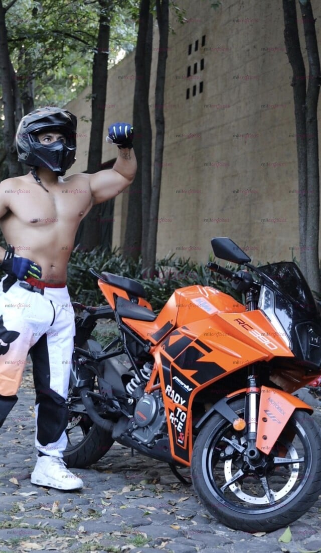 FOTOS DE MACHO 100%, BIKER BISEXUAL DOMINANTE VERGON 22CM PREÑADOR CUAUHTEMOC