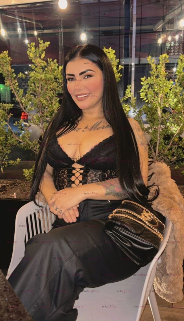 FOTOS DE PELINEGRA SEXY Y DIVINA ESTRECHITA Y APRETADITA