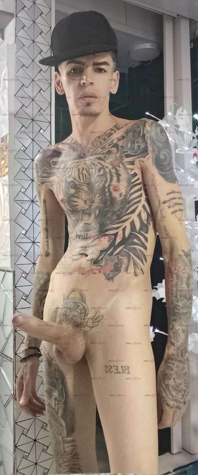 FOTOS DE FLACO VERGON MORBOSO VERGA DURA TATUADO BLANCO SERIO