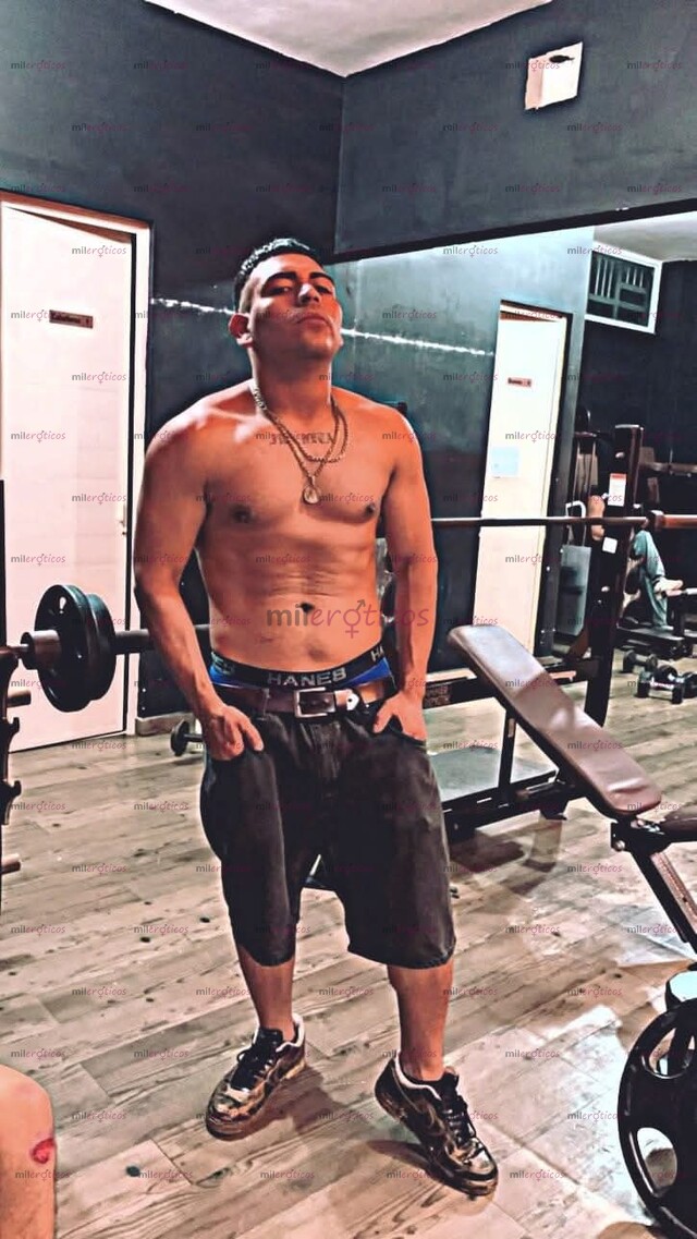 FOTOS DE MI NOMBRE ES FLOYY! CON 20 CM EN MI PENE QUIERES PASARLA RICO CONMIGO??