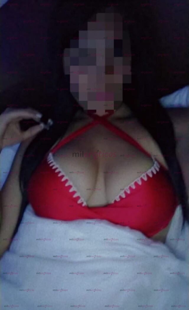 FOTOS DE HERMOSA TETONA, DISPUESTA A COMPLACER TODOS TUS FETICHES...
