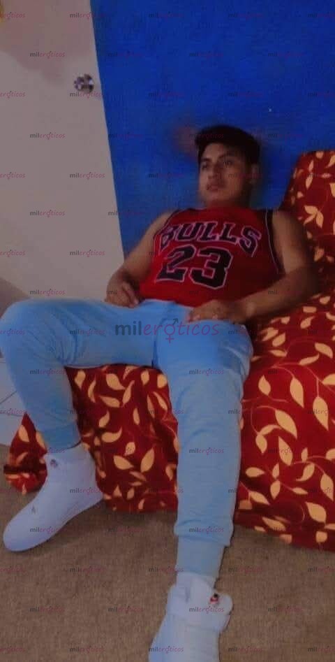 FOTOS DE MORENITO DE 21 LISTO PARA COMPLACERTE, DURO Y FIRME