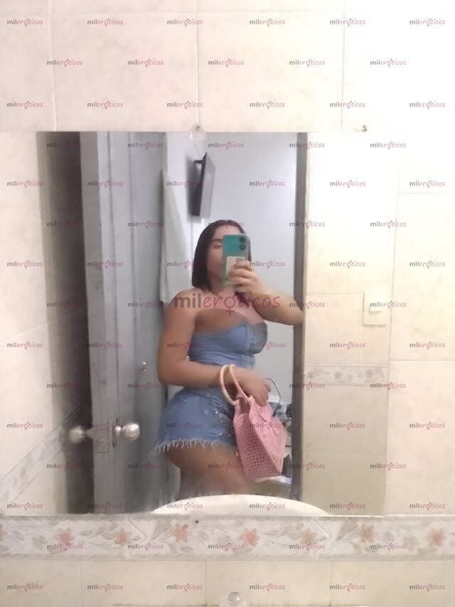 FOTOS DE CUMPLO FETICHE TENGO BOCA GRANDOTA Y LABIOS GRUESOS Y LENGUA LARGA BB