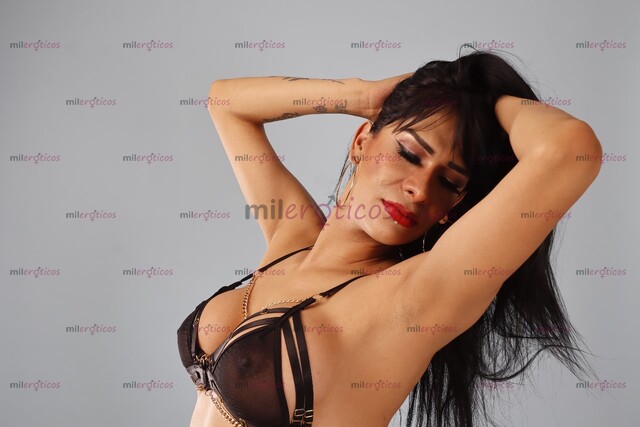 FOTOS DE COMPLACIENTE CHICA TRANSEXUAL TRAVIESA GOLOSA Y CALIENTE DOTADA !!!