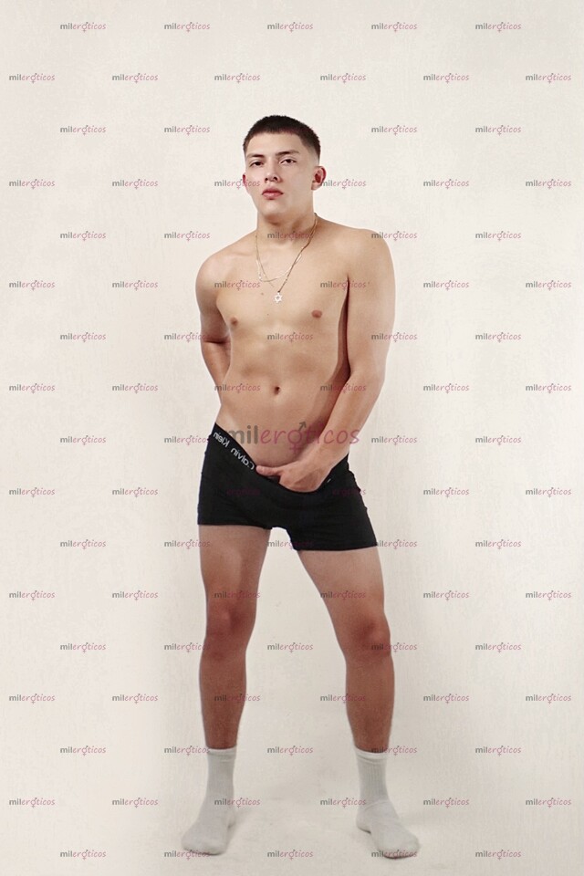 FOTOS DE EXCLUSIVE COMPANY, BILINGUAL BOY, SOLVENT AND WILLING TO SHARE