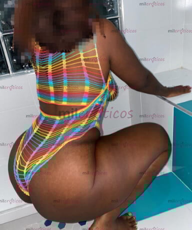 FOTOS DE NEGROTA EXOTICAMENTE DELICIOSA CON UNA MAMADA ESPECTACULAR